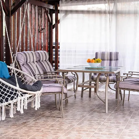Casa de Férias Stunning In With Outdoor Swimming Pool *