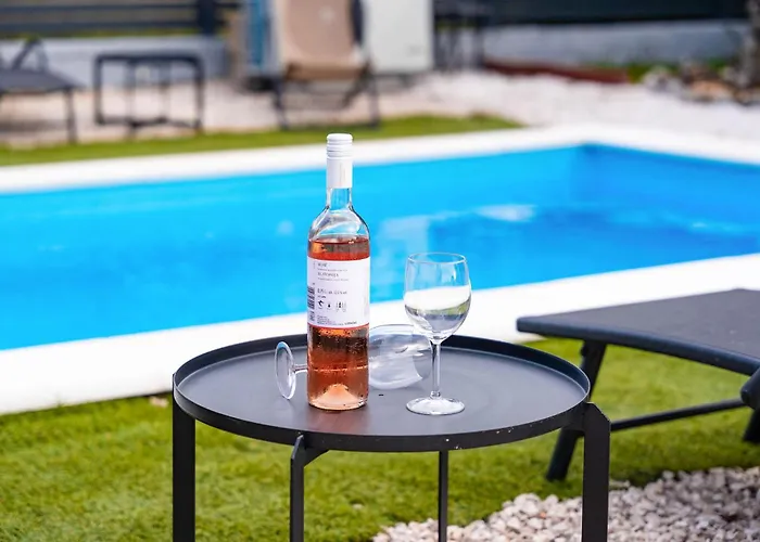 Stunning In With Wifi 셀리네