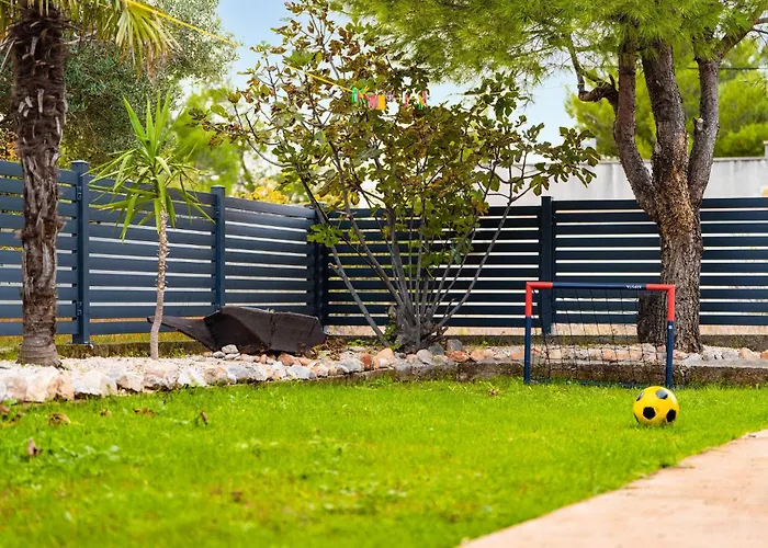 Stunning In With Wifi 셀리네